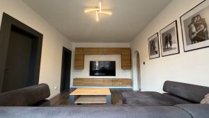 3- izb., Švermova ul. v BB blízko centra, rekonštrukcia, balkón, nový výťah